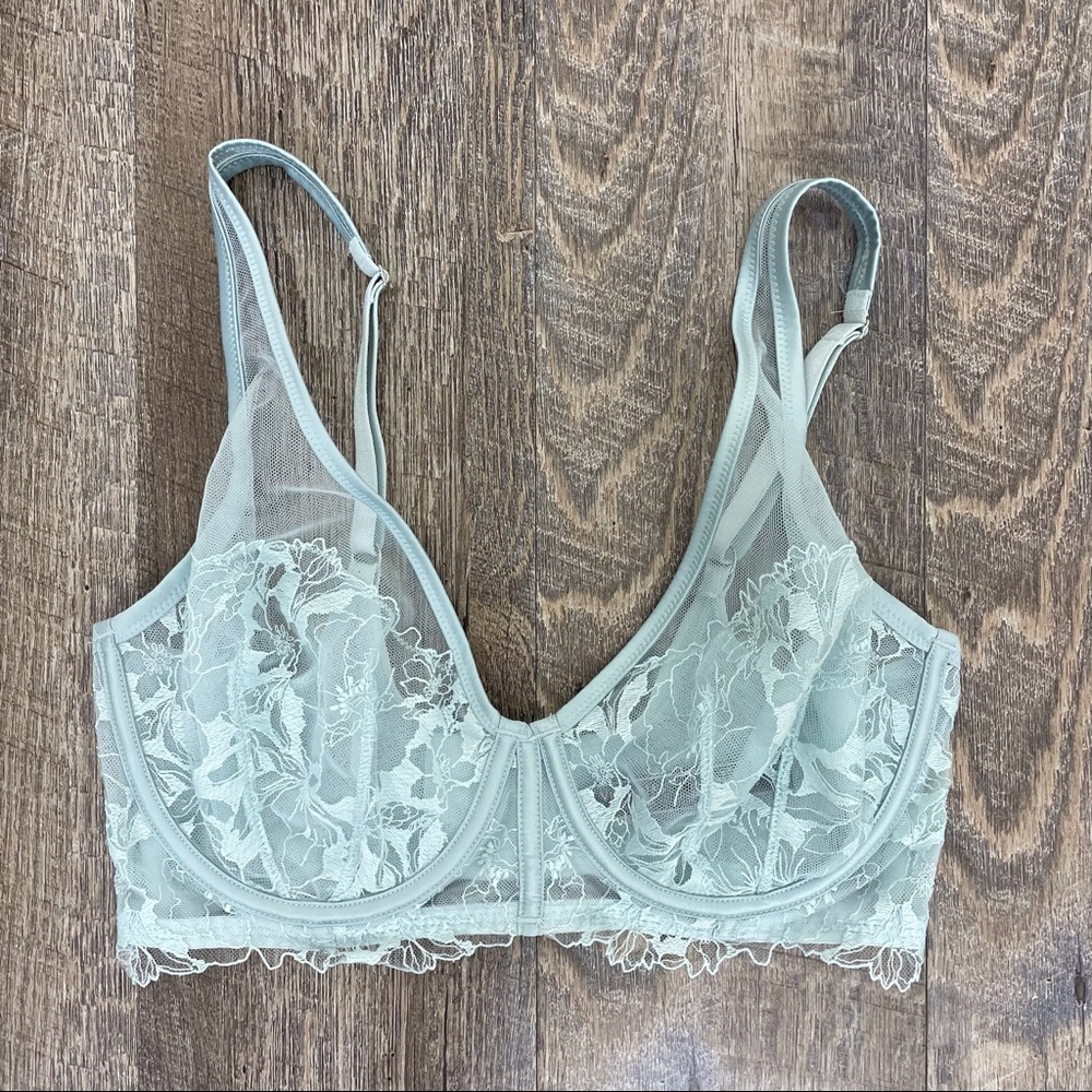 Victoria’s Secret Light Blue Unlined Lace & Mesh Bra w/ Underwire Size 34DD